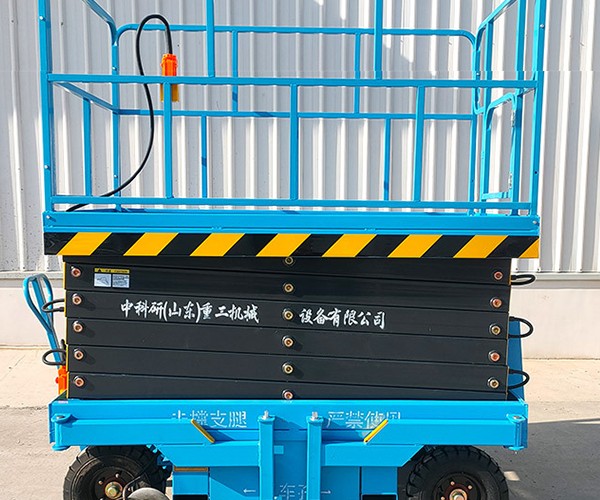 阿克陶自行走升降机